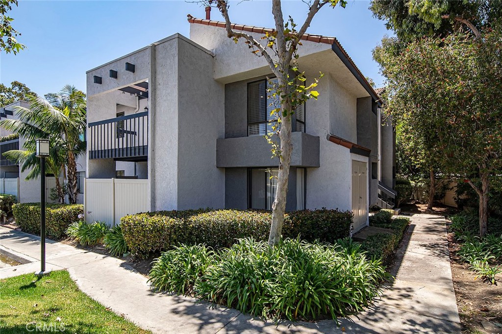 2323 Huntington Street 907