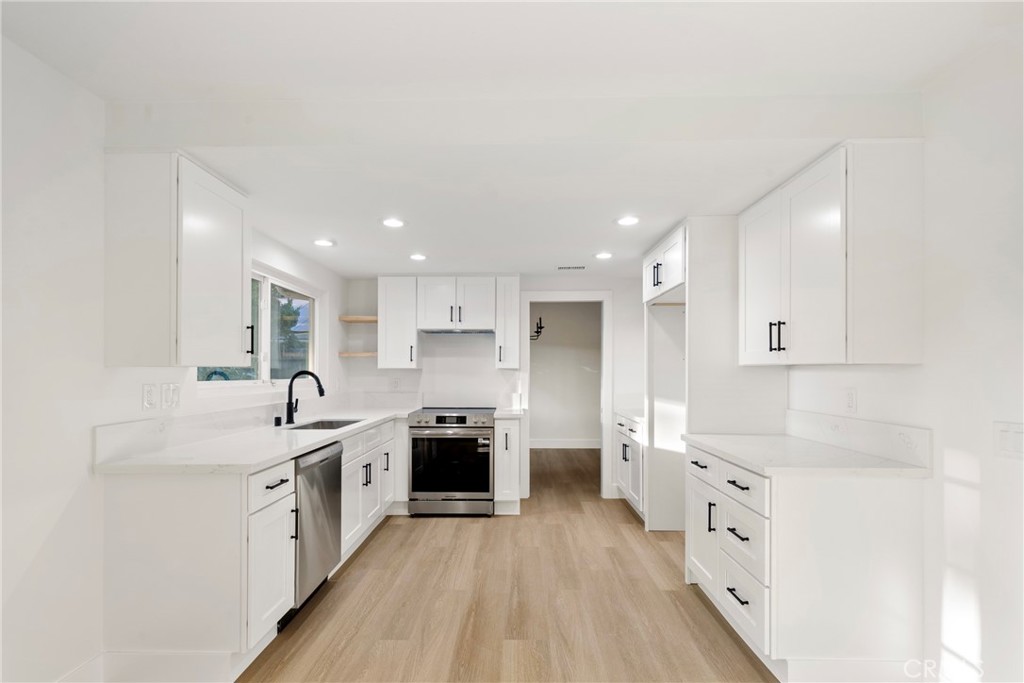 13711 Farmington Road