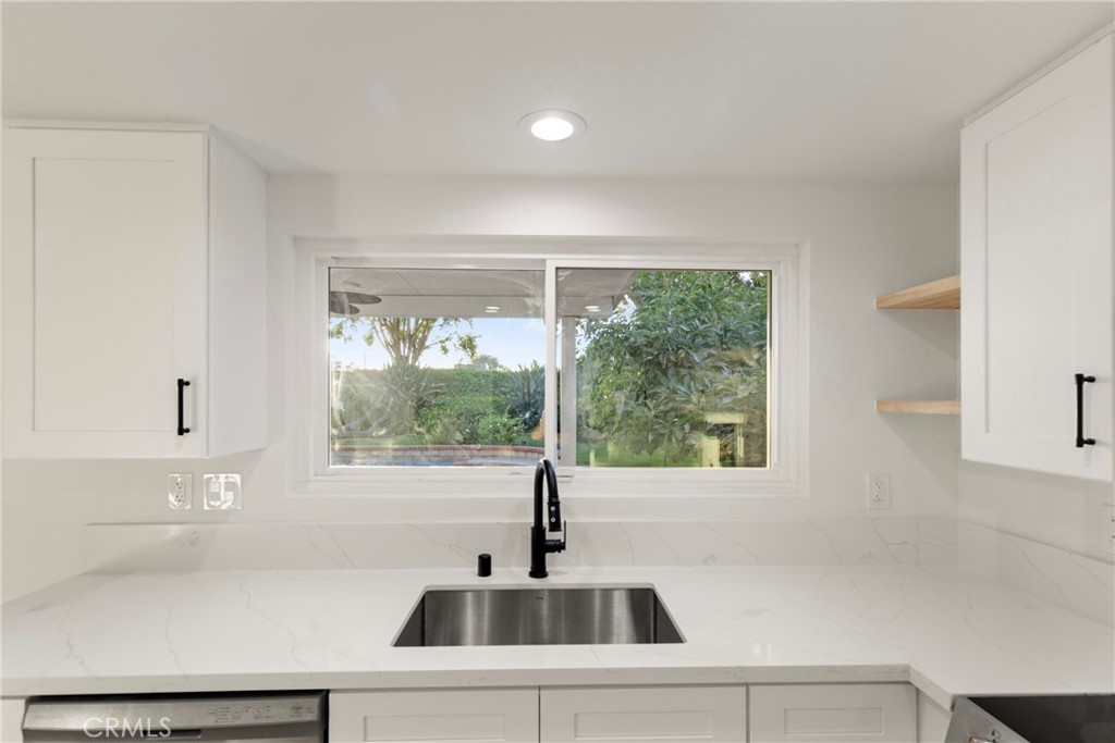 13711 Farmington Road