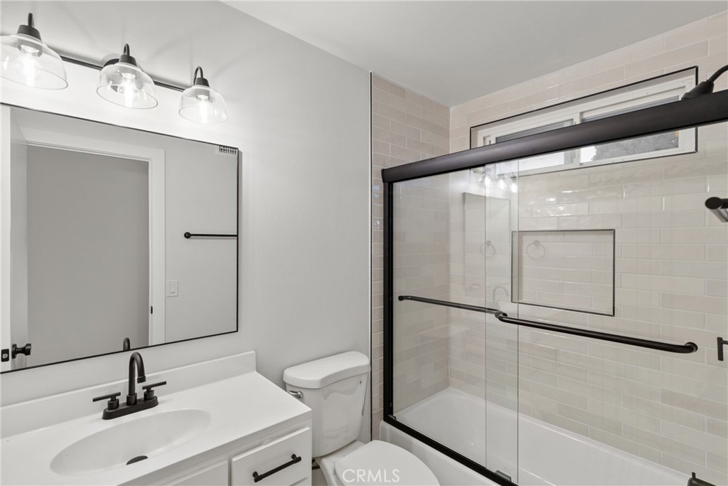 13711 Farmington Road