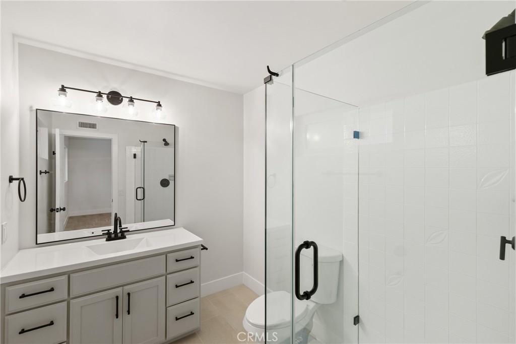 13711 Farmington Road