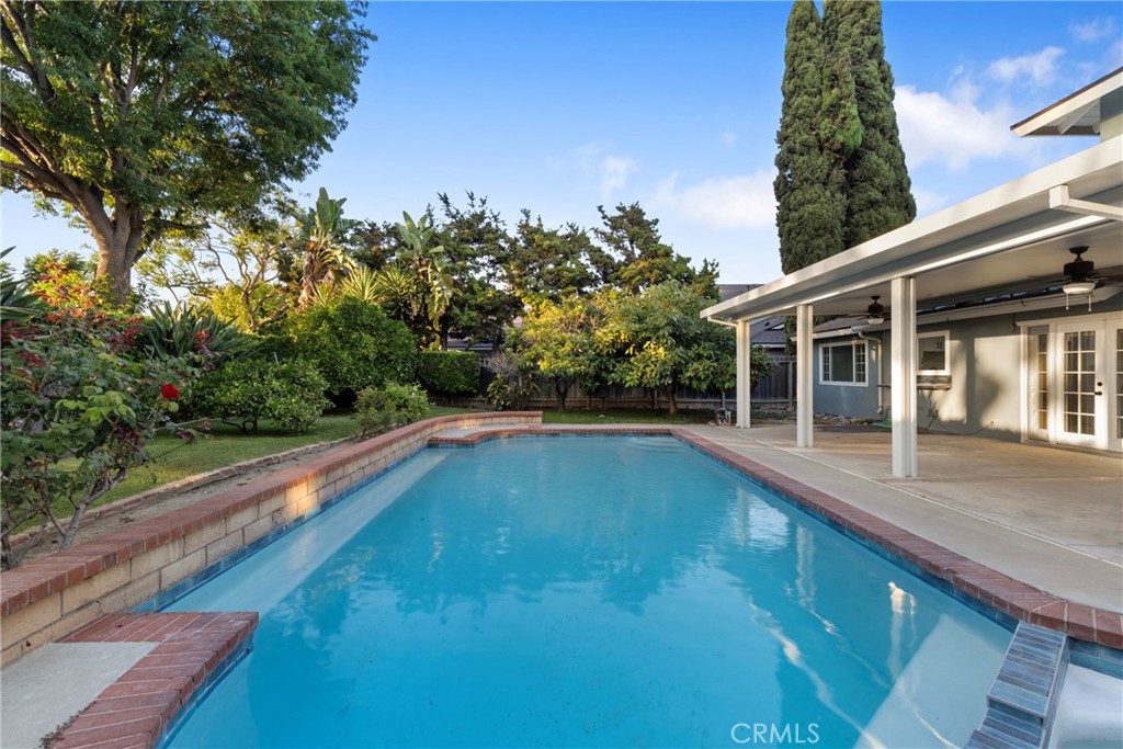 13711 Farmington Road