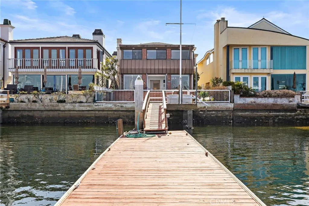 1436 W Bay Avenue