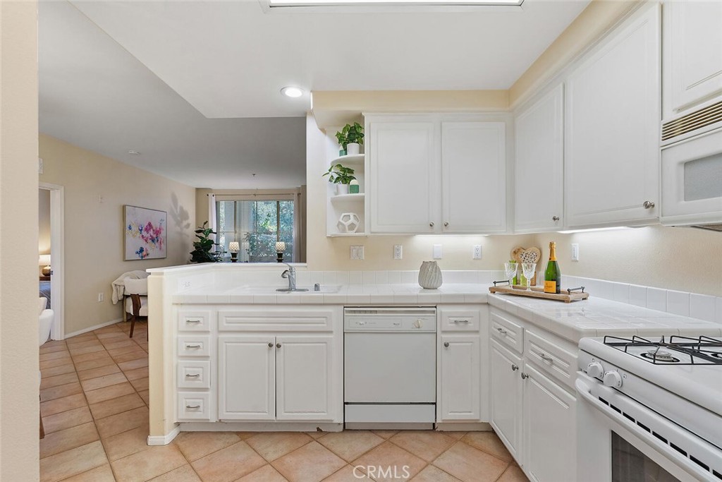 1703 Solvay Aisle 106