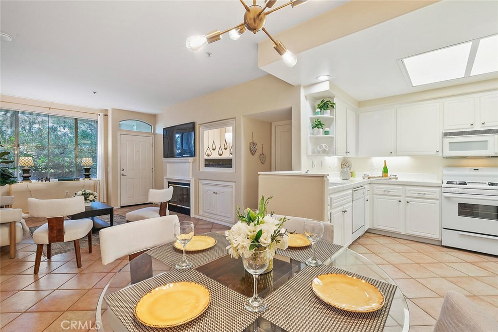 1703 Solvay Aisle 106