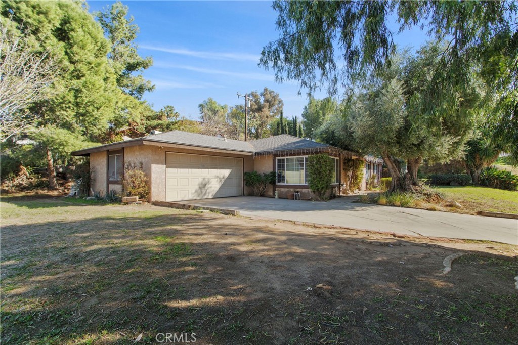 5430 Avenue Juan Bautista