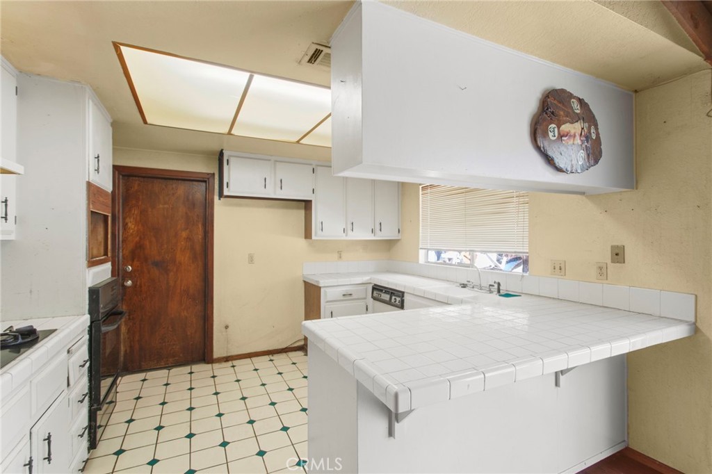 5430 Avenue Juan Bautista