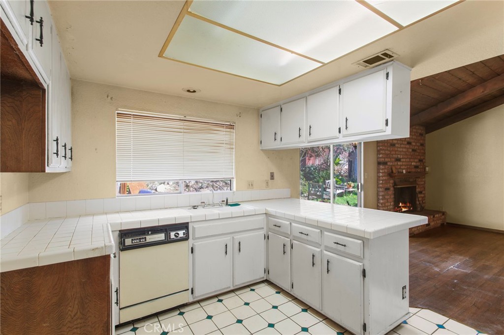 5430 Avenue Juan Bautista