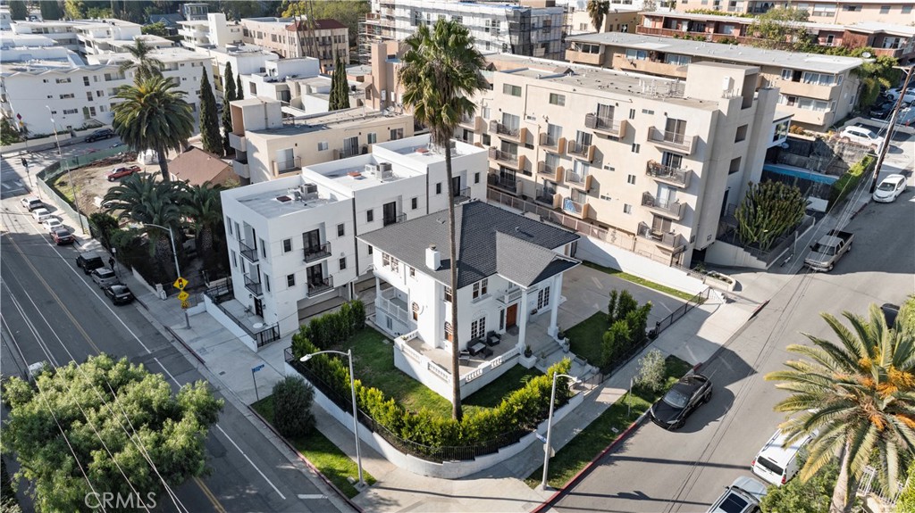 1905 Grace Avenue