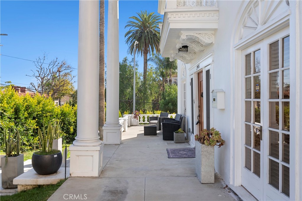 1905 Grace Avenue