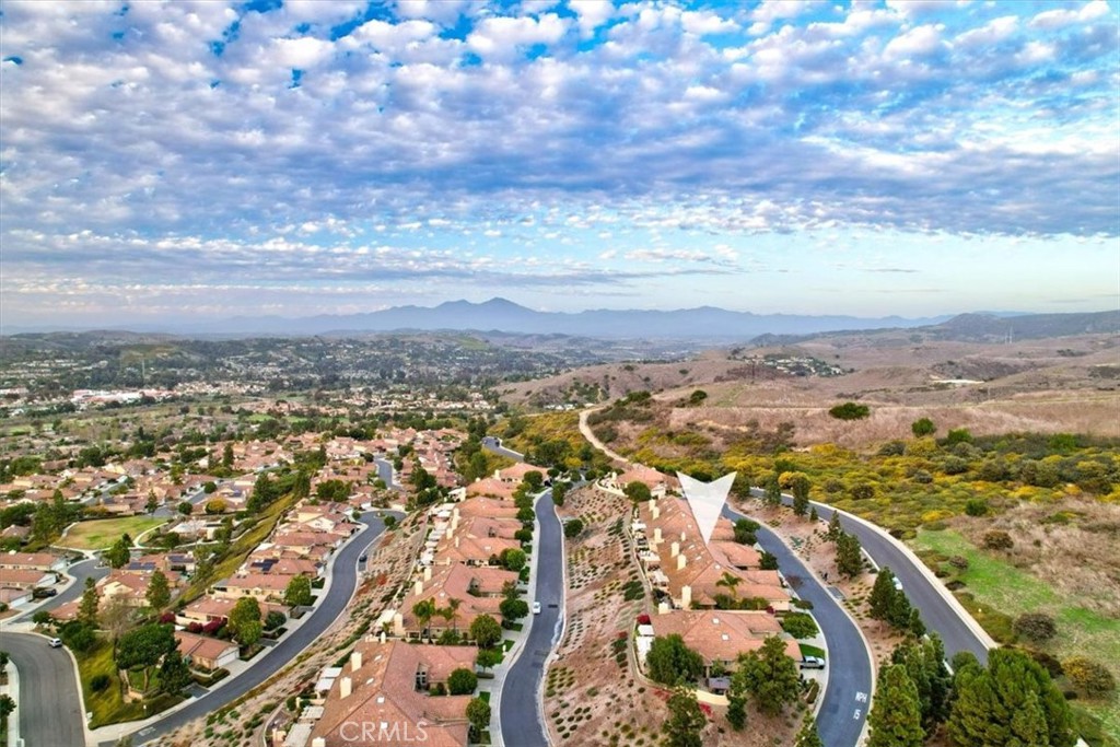 27567 Paseo Segovia