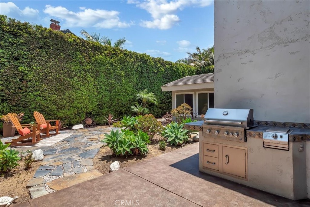 17212 Lynn Lane