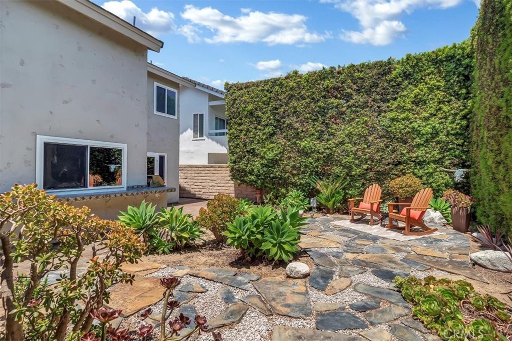 17212 Lynn Lane