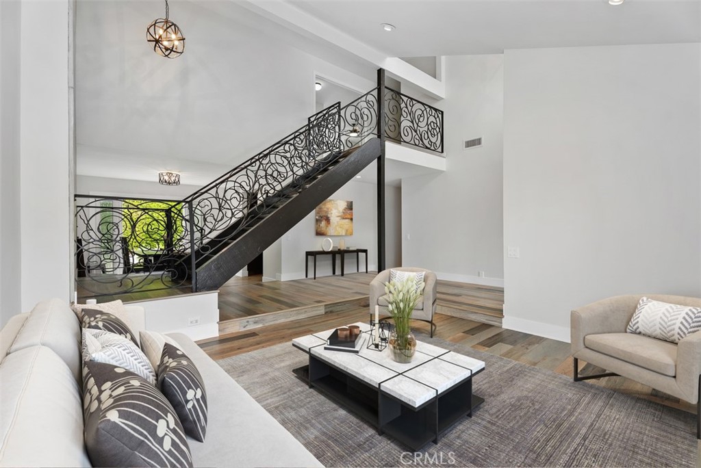 17212 Lynn Lane