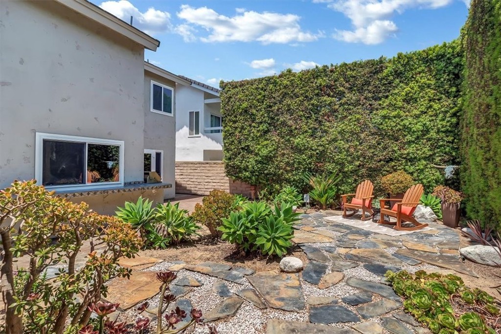 17212 Lynn Lane