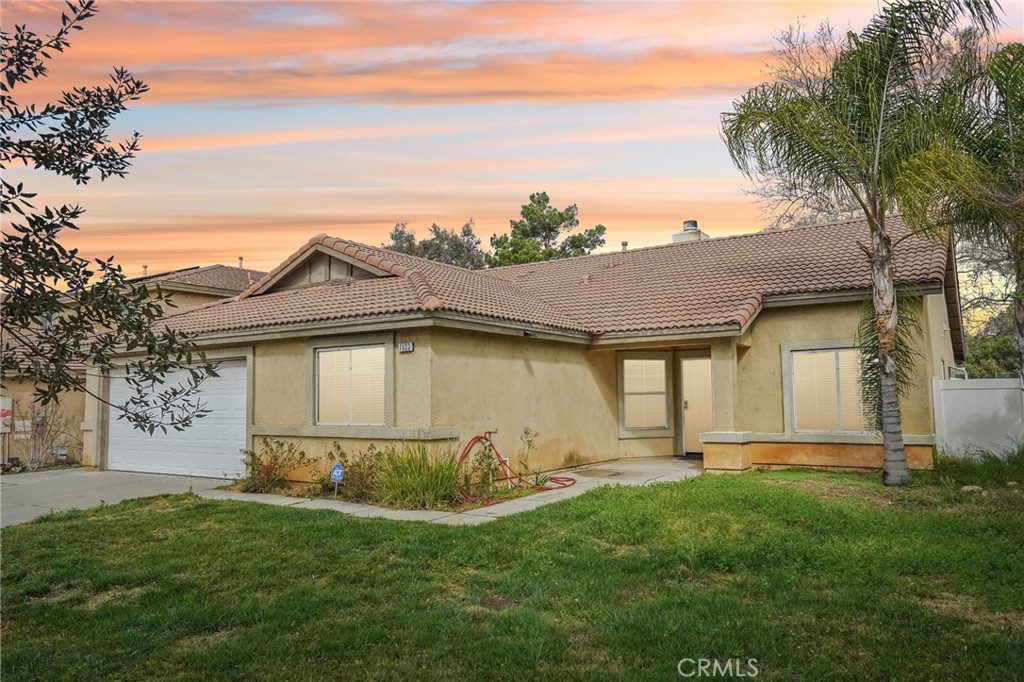 1523 Lakeview Street