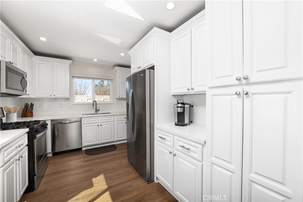 7052 Mountain Avenue