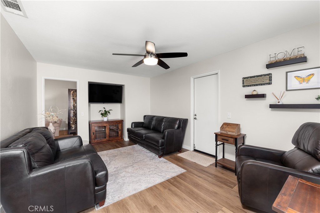 7052 Mountain Avenue