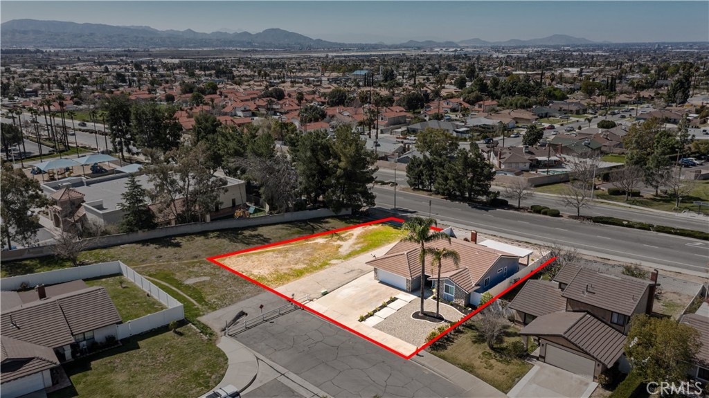 7052 Mountain Avenue