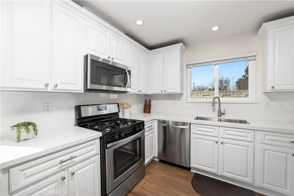 7052 Mountain Avenue