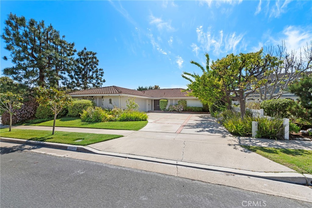 2727 Island View Drive