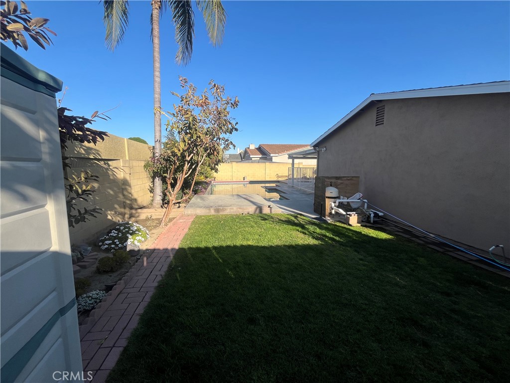 10205 Bunting Avenue