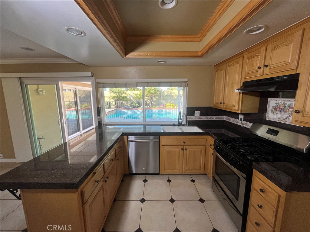 10205 Bunting Avenue