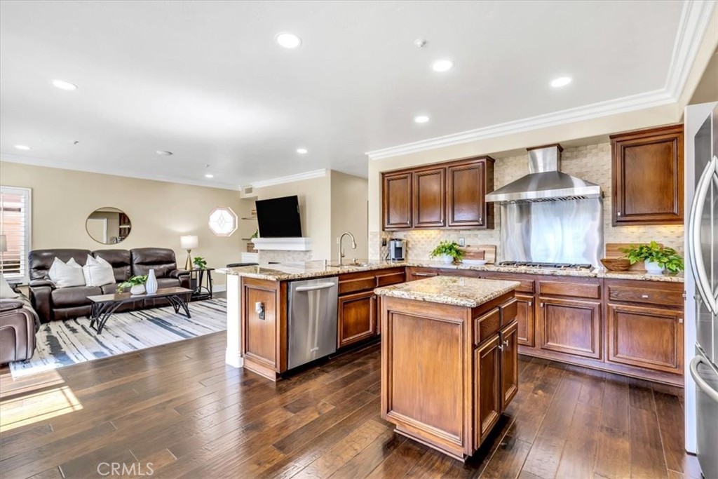 1503 Avenida De Nogales