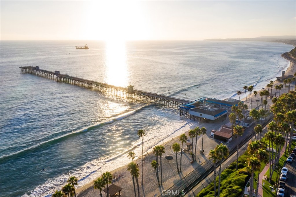 1503 Avenida De Nogales