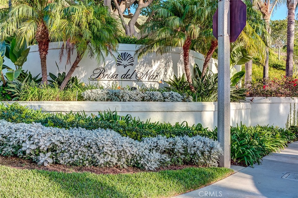 1503 Avenida De Nogales