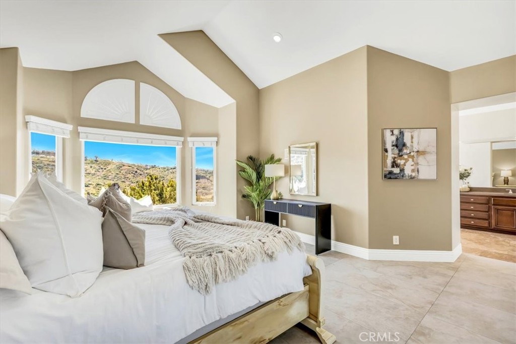 1503 Avenida De Nogales