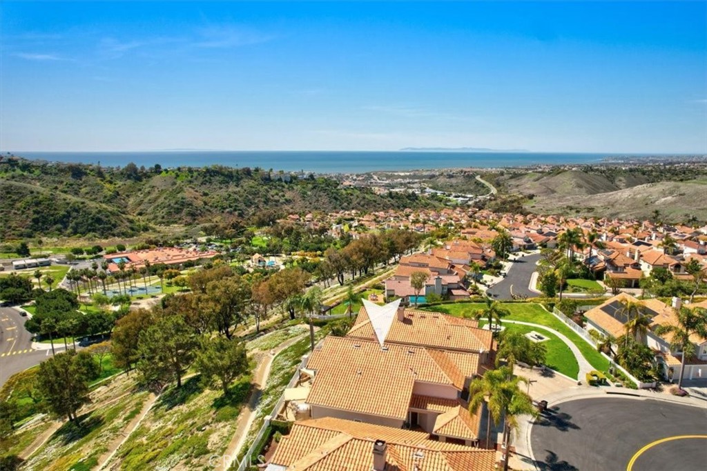 1503 Avenida De Nogales