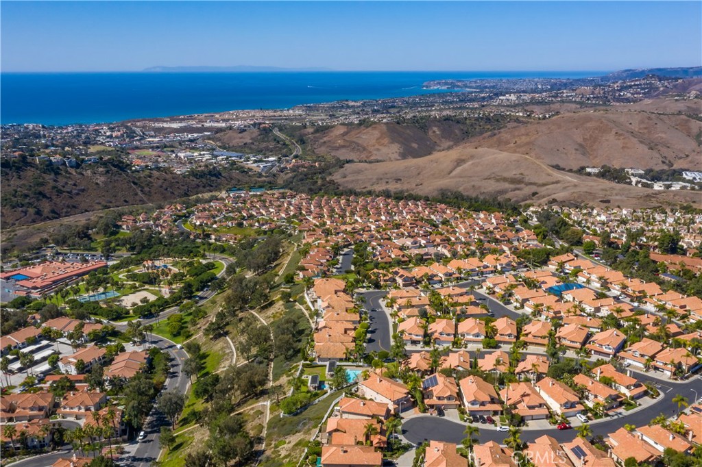 1503 Avenida De Nogales