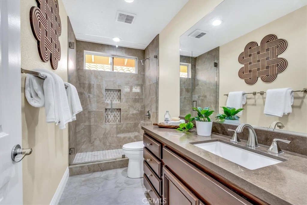 1503 Avenida De Nogales