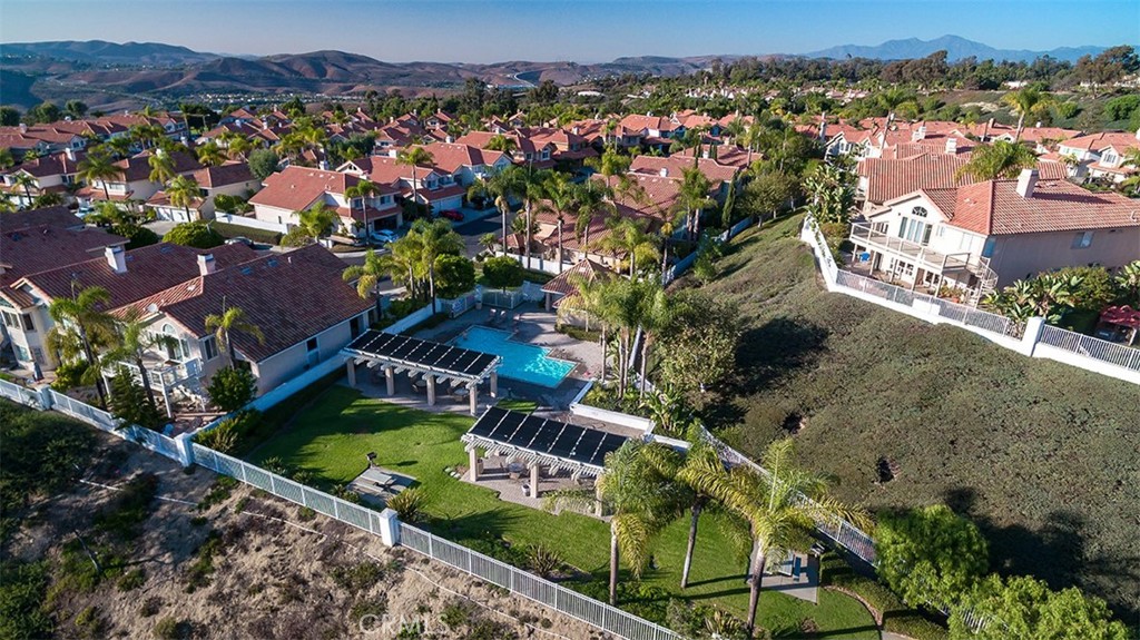 1503 Avenida De Nogales