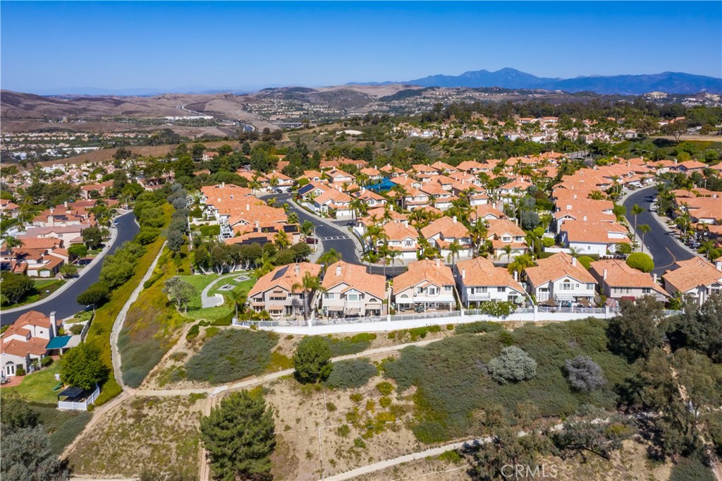 1503 Avenida De Nogales