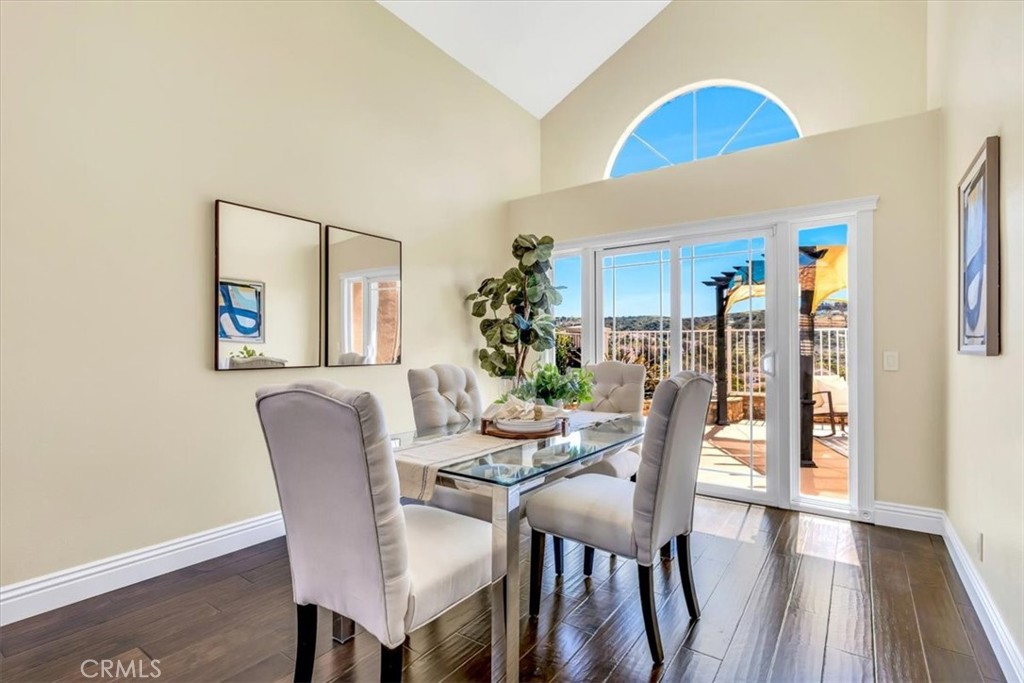 1503 Avenida De Nogales