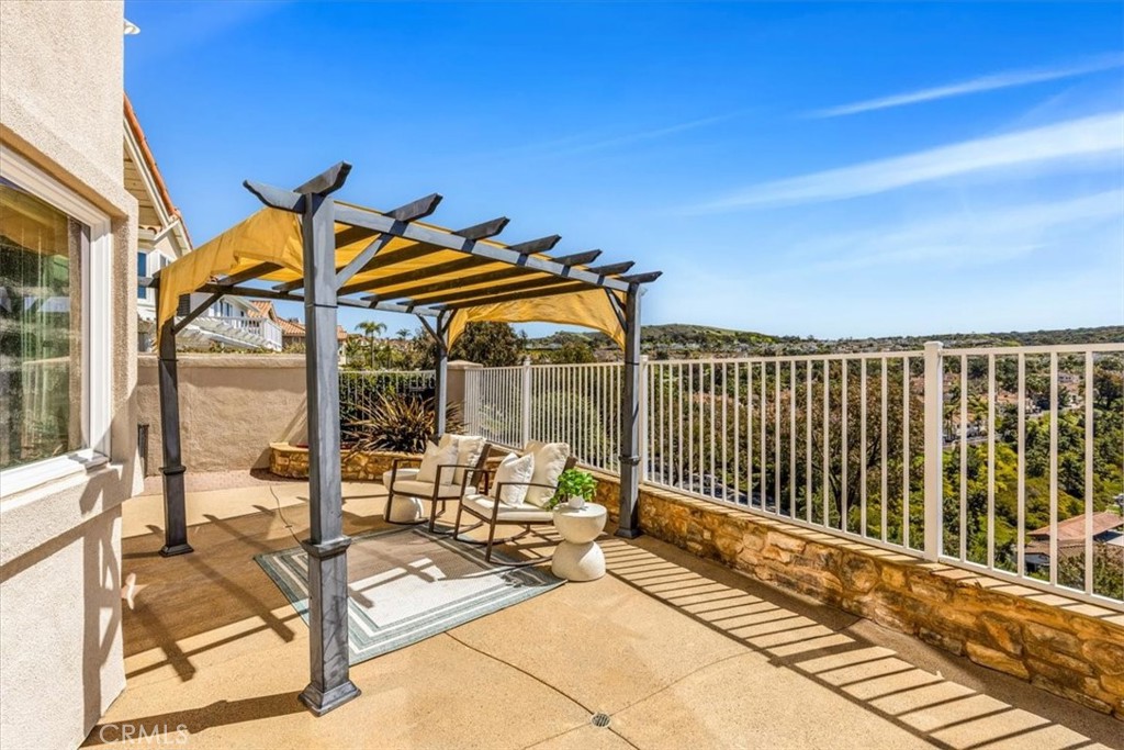 1503 Avenida De Nogales