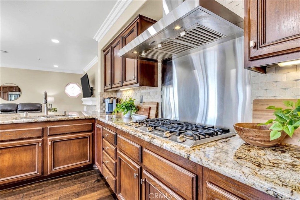 1503 Avenida De Nogales