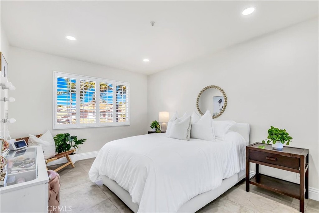 1503 Avenida De Nogales