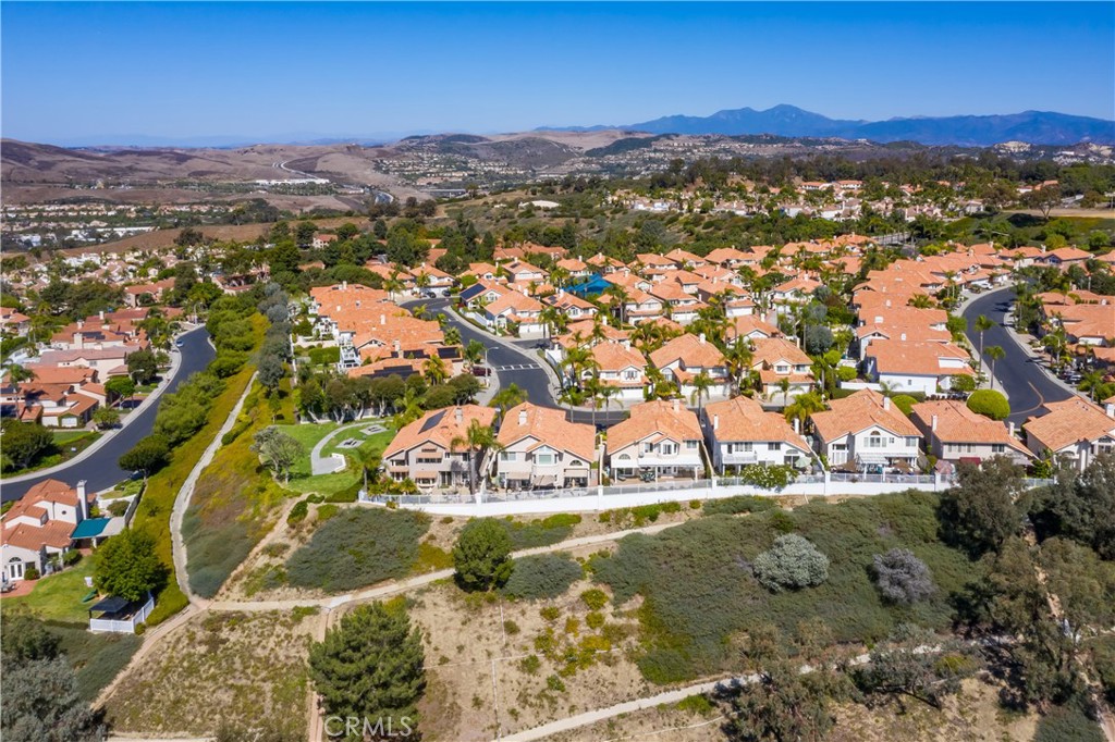 1503 Avenida De Nogales