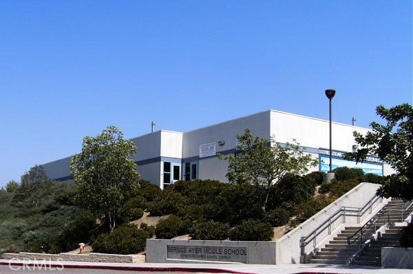 1503 Avenida De Nogales