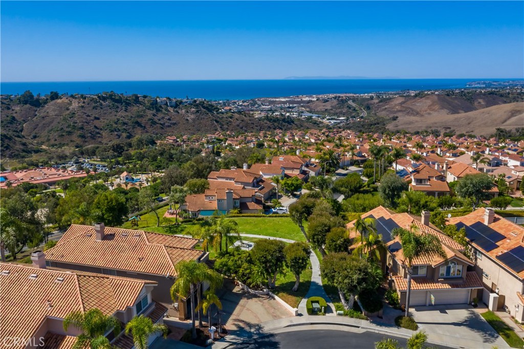 1503 Avenida De Nogales