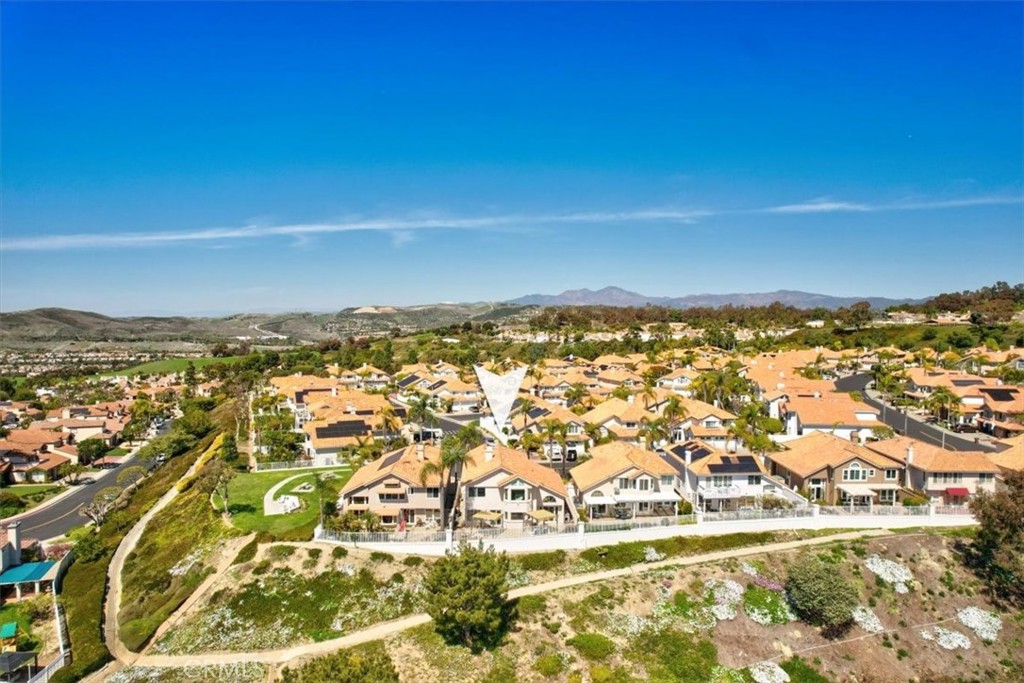 1503 Avenida De Nogales