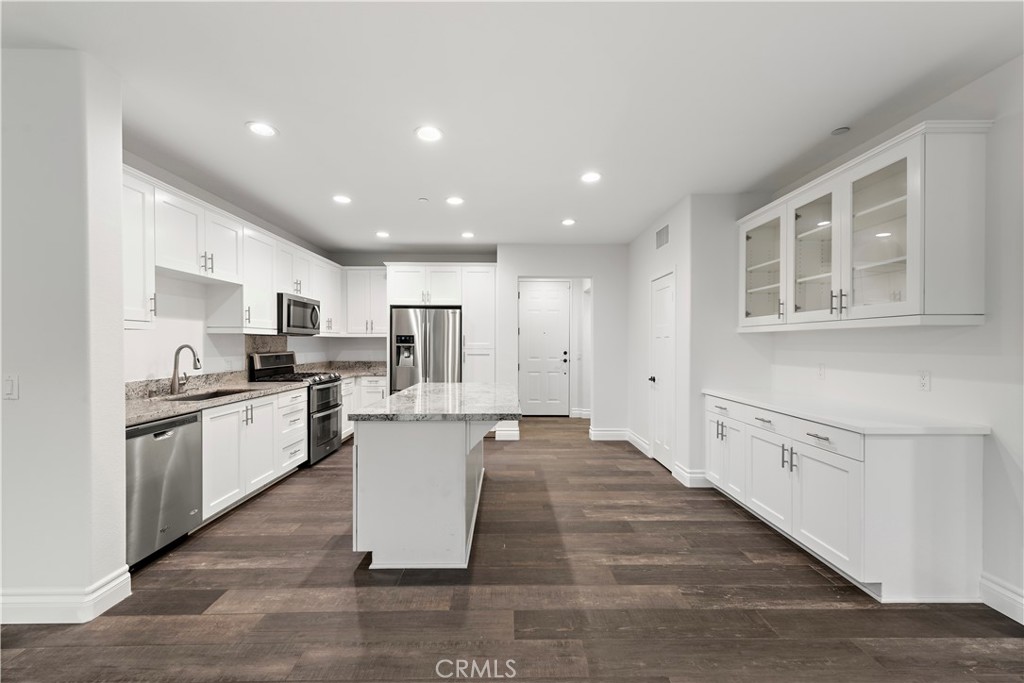 520 S Anaheim Boulevard 4