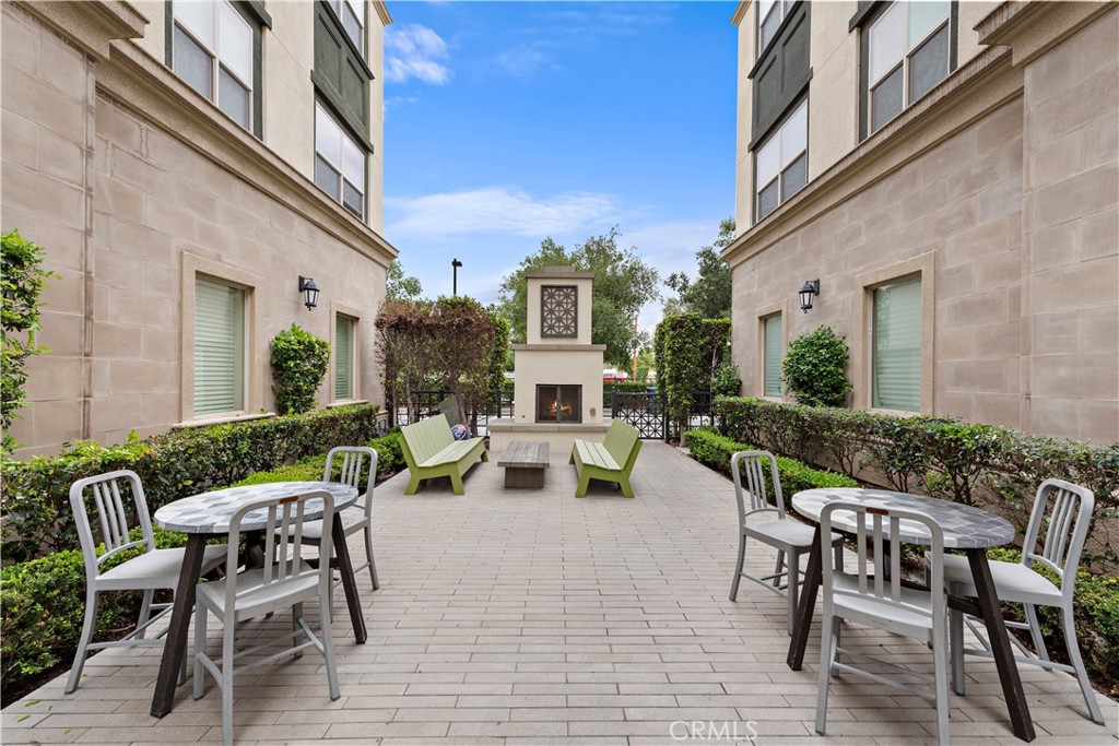 520 S Anaheim Boulevard 4