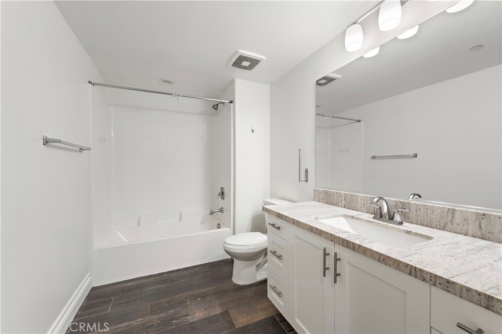 520 S Anaheim Boulevard 4