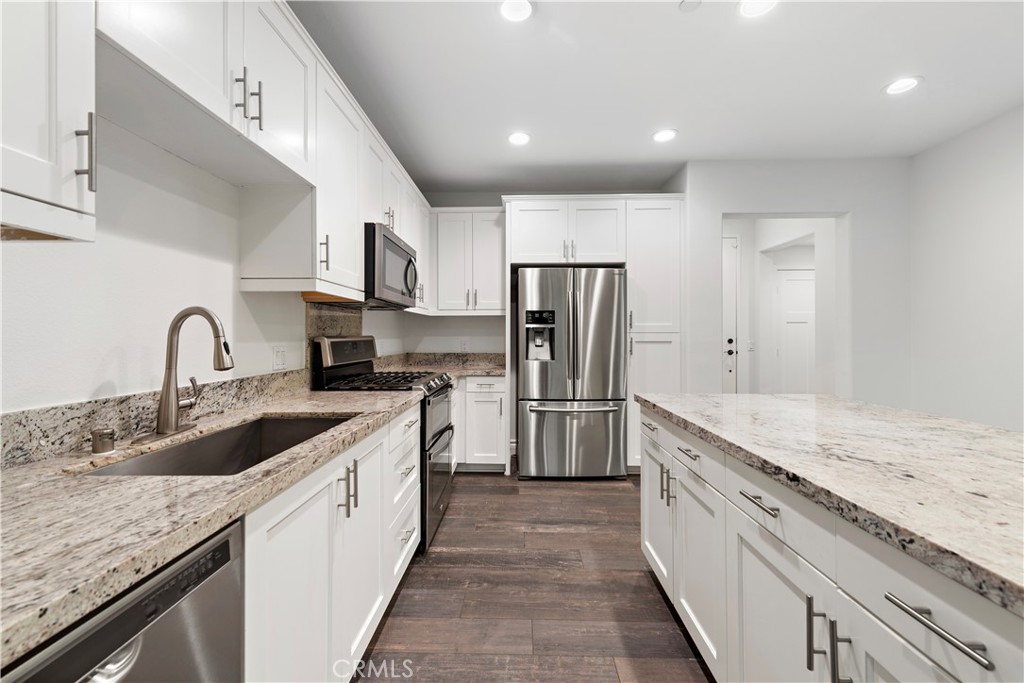 520 S Anaheim Boulevard 4