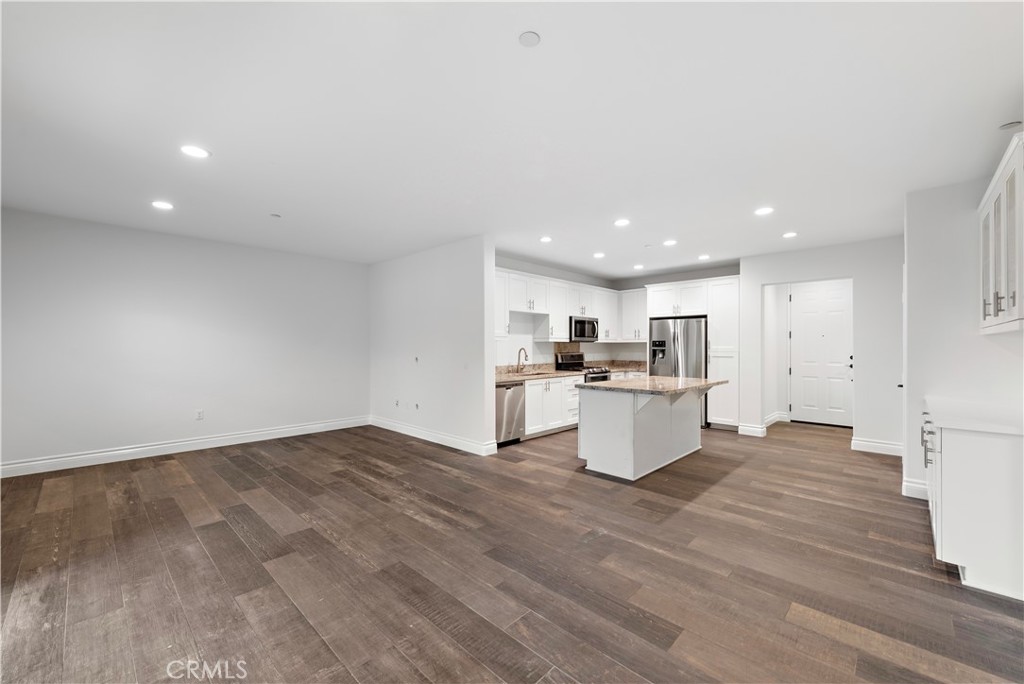 520 S Anaheim Boulevard 4