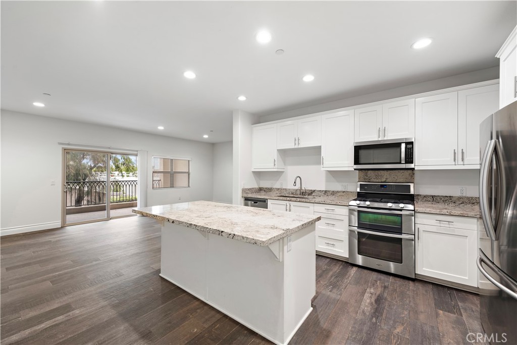 520 S Anaheim Boulevard 4